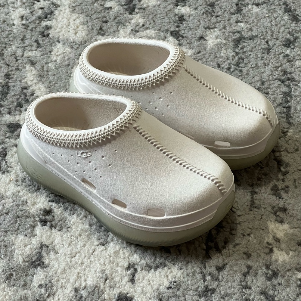 UGG Kids white Slip-On Slippers